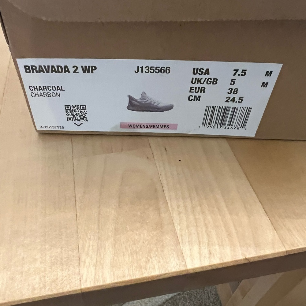 Merrell Gray and Blue Women's Sneakers - Picture 2 of 5